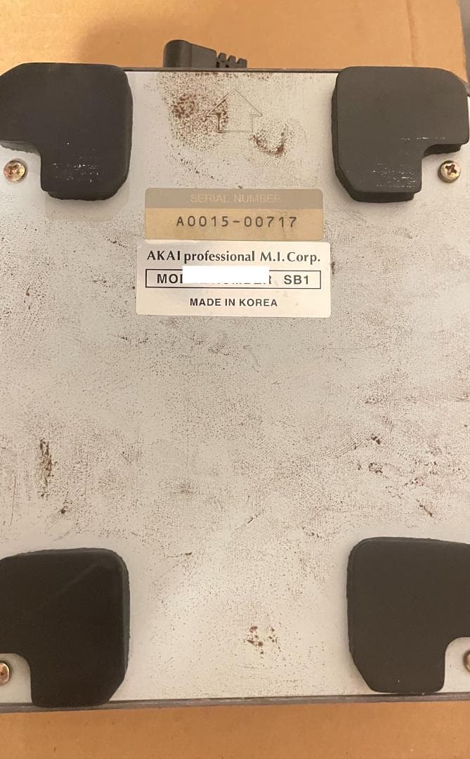 ベース AKAI SB1 Deep Impact BASS synthesizer