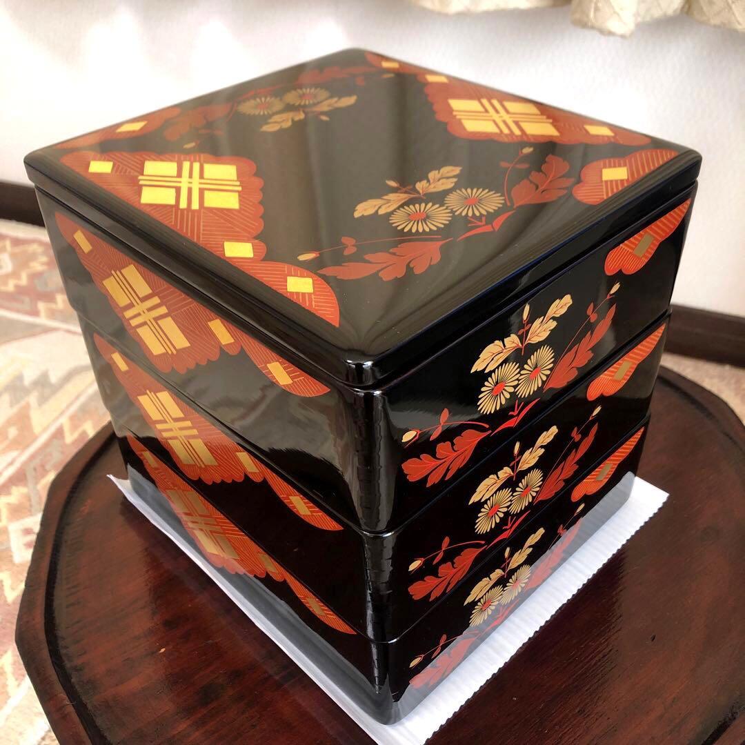秀衡塗　重箱　三段重　菊紋　漆器　天然木　7寸×6.5寸　専用箱　未使用品　美品