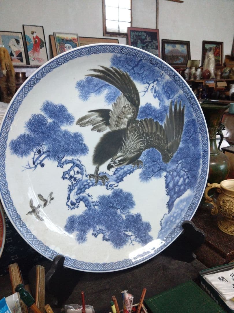 【有田焼】　山徳窯　青い鷹の陶器大皿　直径約60 【猿川岩】