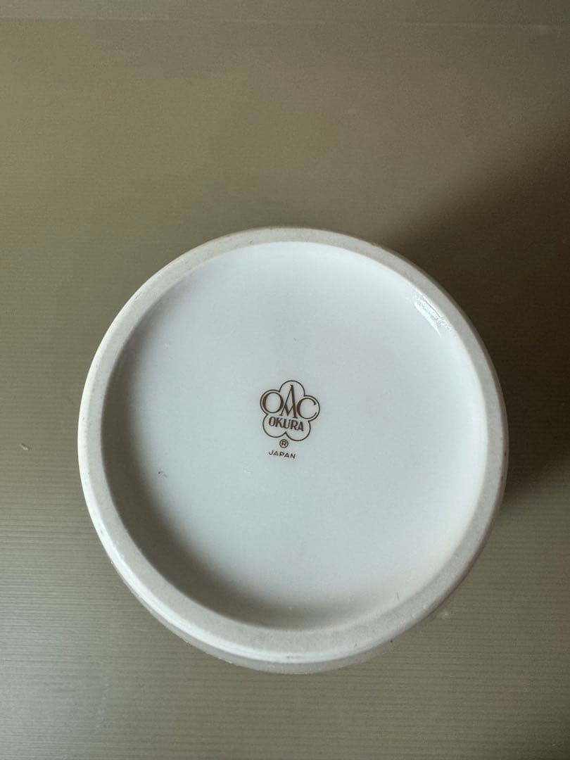 2758 大倉陶園　OKURA　金蝕薔薇文　花瓶