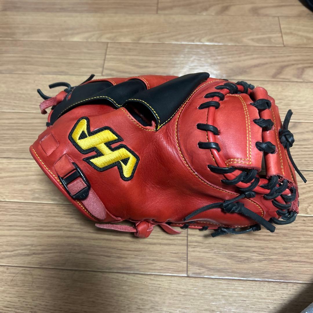 ハタケヤマ　軟式グローブ 赤