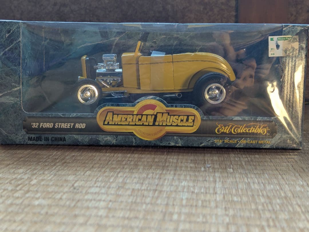ミニカー [ERTL Collectibles] '32 Ford Street Rod