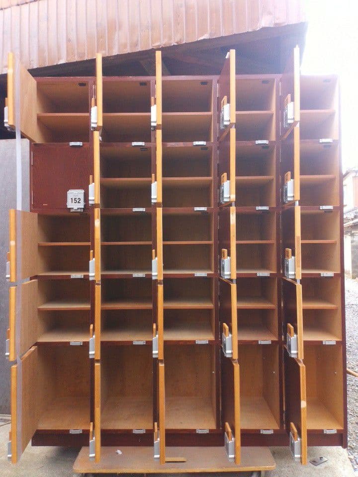 木製シューズロッカー 25個収納 木札下駄箱