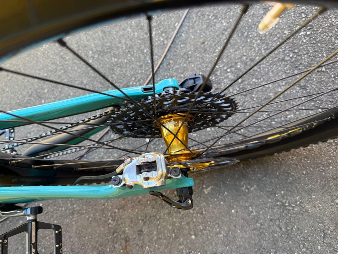 YETI SB6C クリスキング限定ゴールド ほぼ未使用 総額100万超