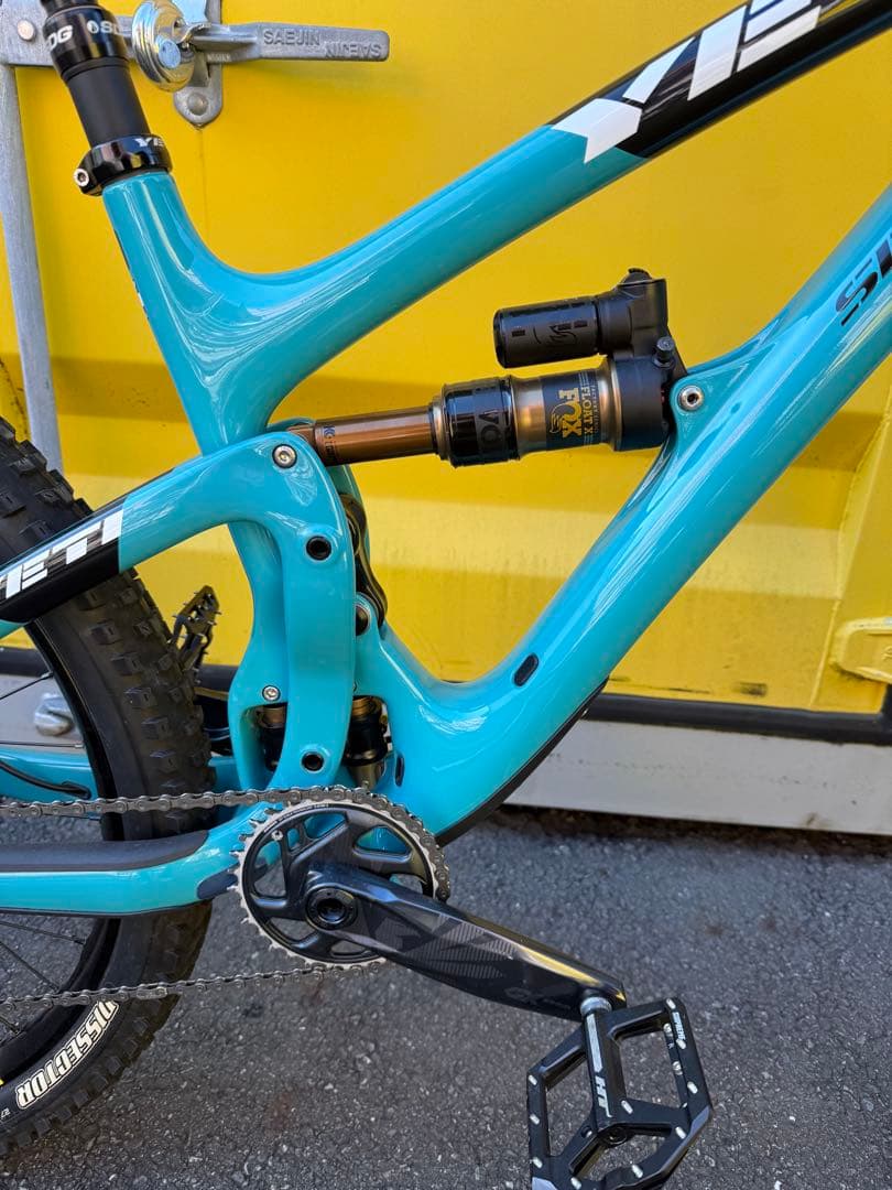 YETI SB6C クリスキング限定ゴールド ほぼ未使用 総額100万超