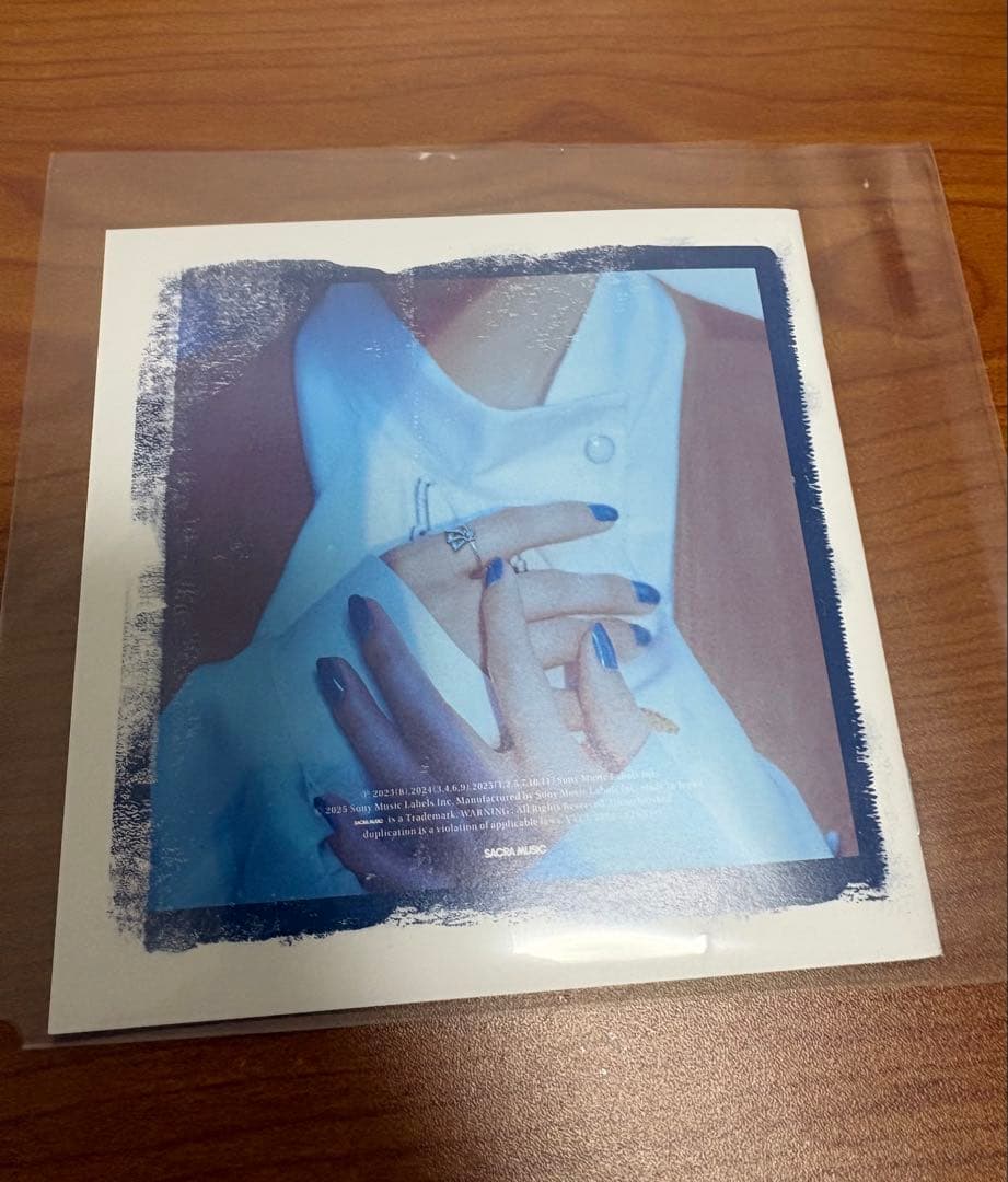 楠木ともり 「LANDERBLUE」直筆サイン入りジャケット