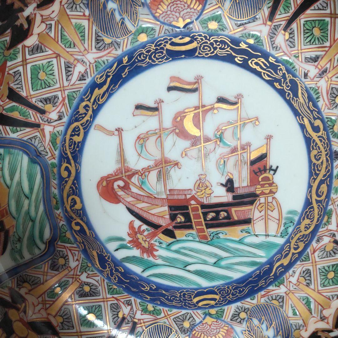 伊万里色絵五艘船文鉢ニ組。