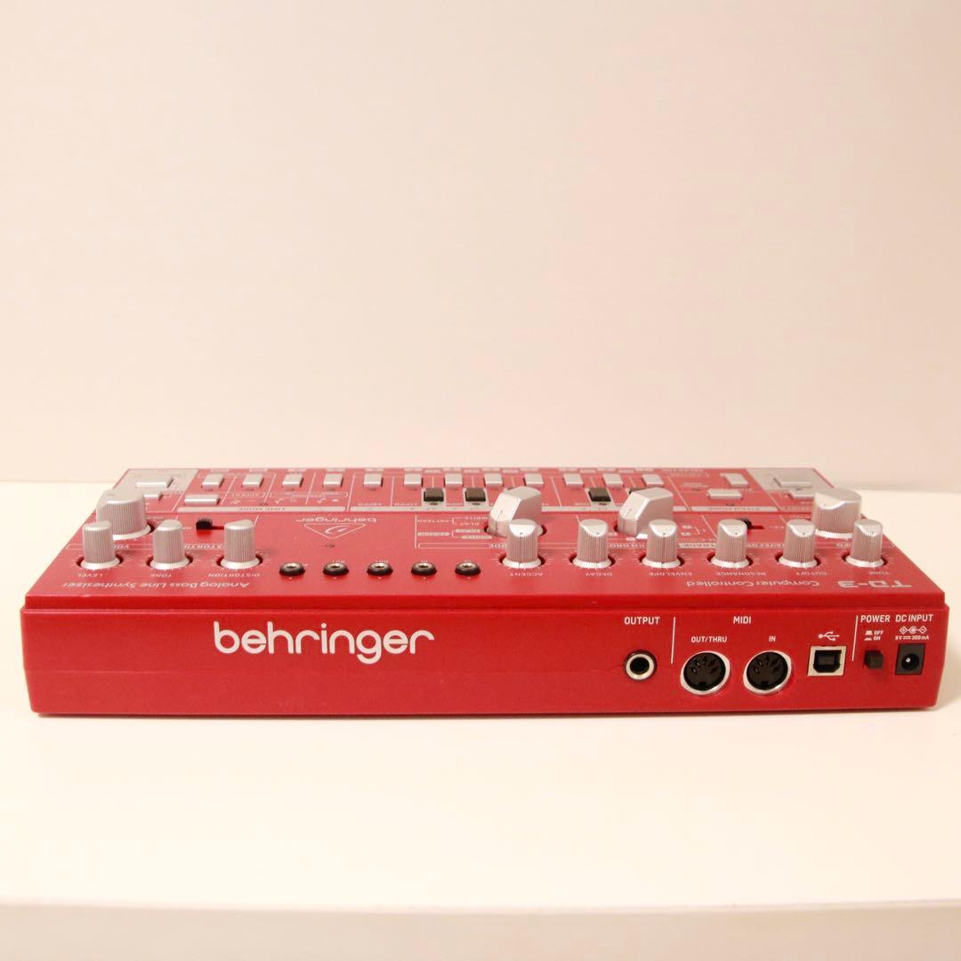 動作確認済 BEHRINGER TD-3-RDアナログベースラインシンセサイザー