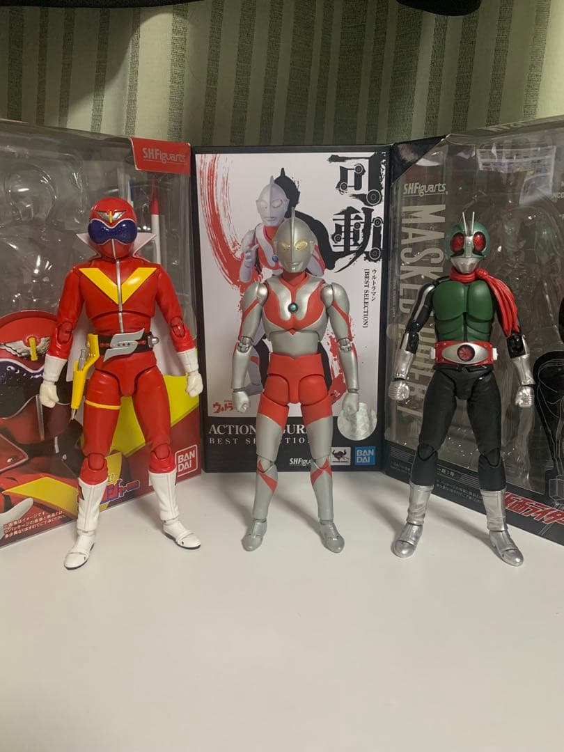 s.hフィギュアーツ　ウルトラマン　アカレンジャー　仮面ライダー1号　セット