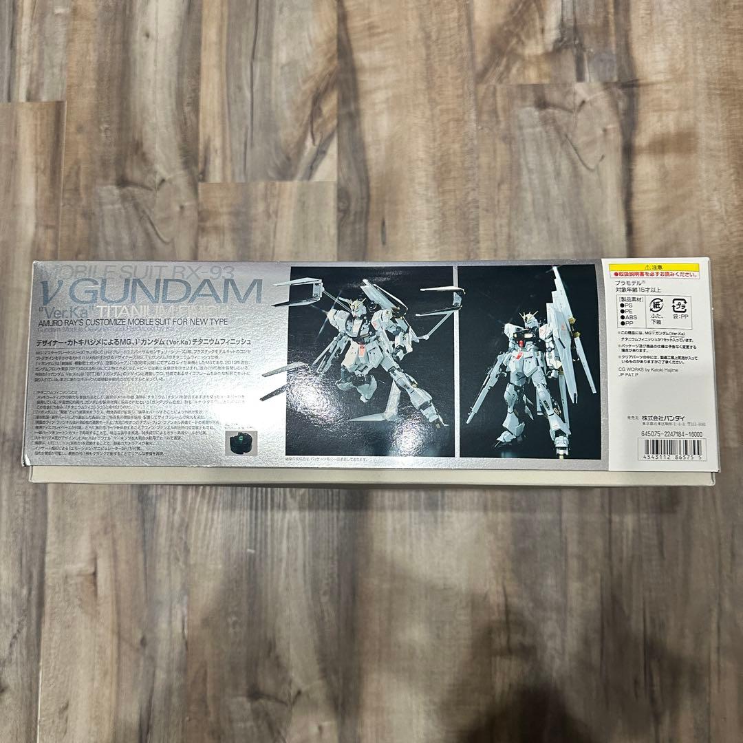 美品 1/100 MG ニューガンダム Ver.Ka チタニウムフィニッシュ