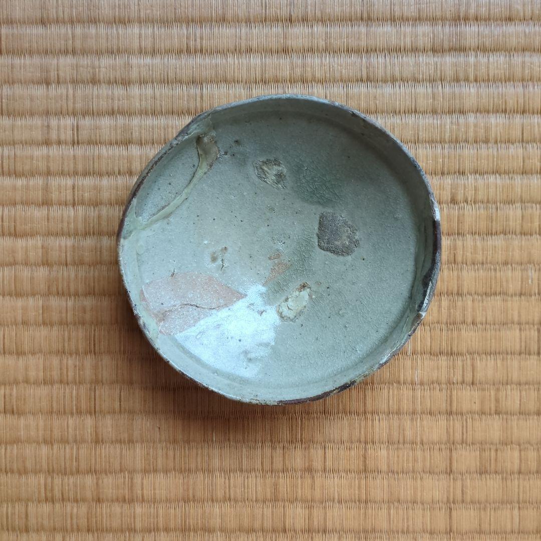 陶器製円形皿 木箱付き 古唐津茶碗　桃山時代　発掘品　骨董品　古美術　皮鯨　馬盥