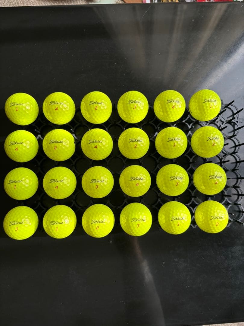 新品に近い　送料込み　タイトリスト　PRO V1x ロストボール 24球セット