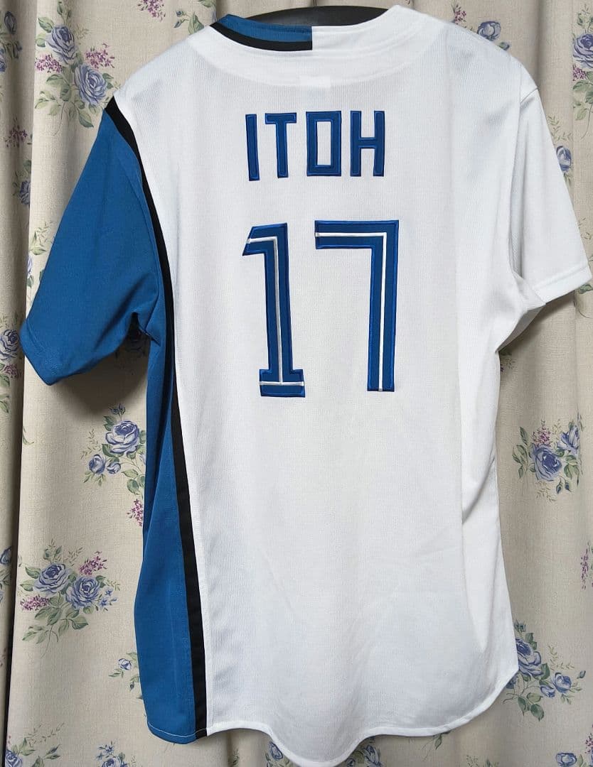 北海道日本ハムファイターズ 伊藤大海選手 ホーム・ビジターユニフォームセット