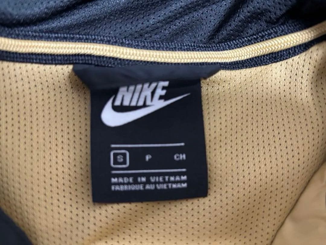 NIKE バルセロナ ウィンドブレーカー