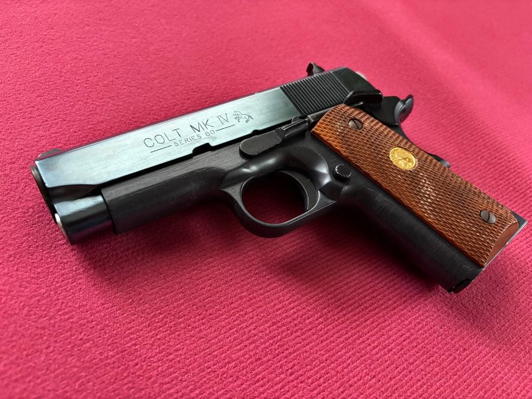 WA オフィサーズ45ACP 木製グリップ