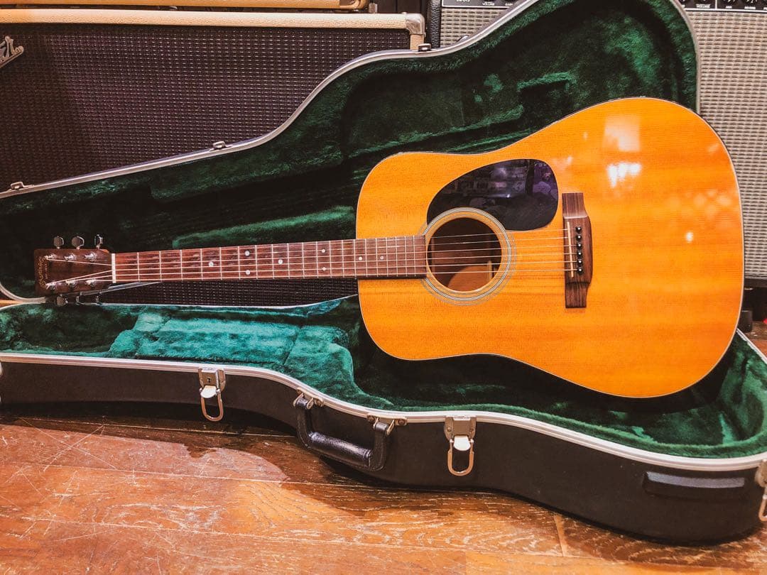 Martin D-18 2000年製