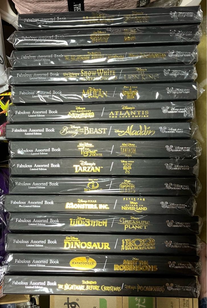 ディズニーストア　15周年 ブック型　ピンバッジセット