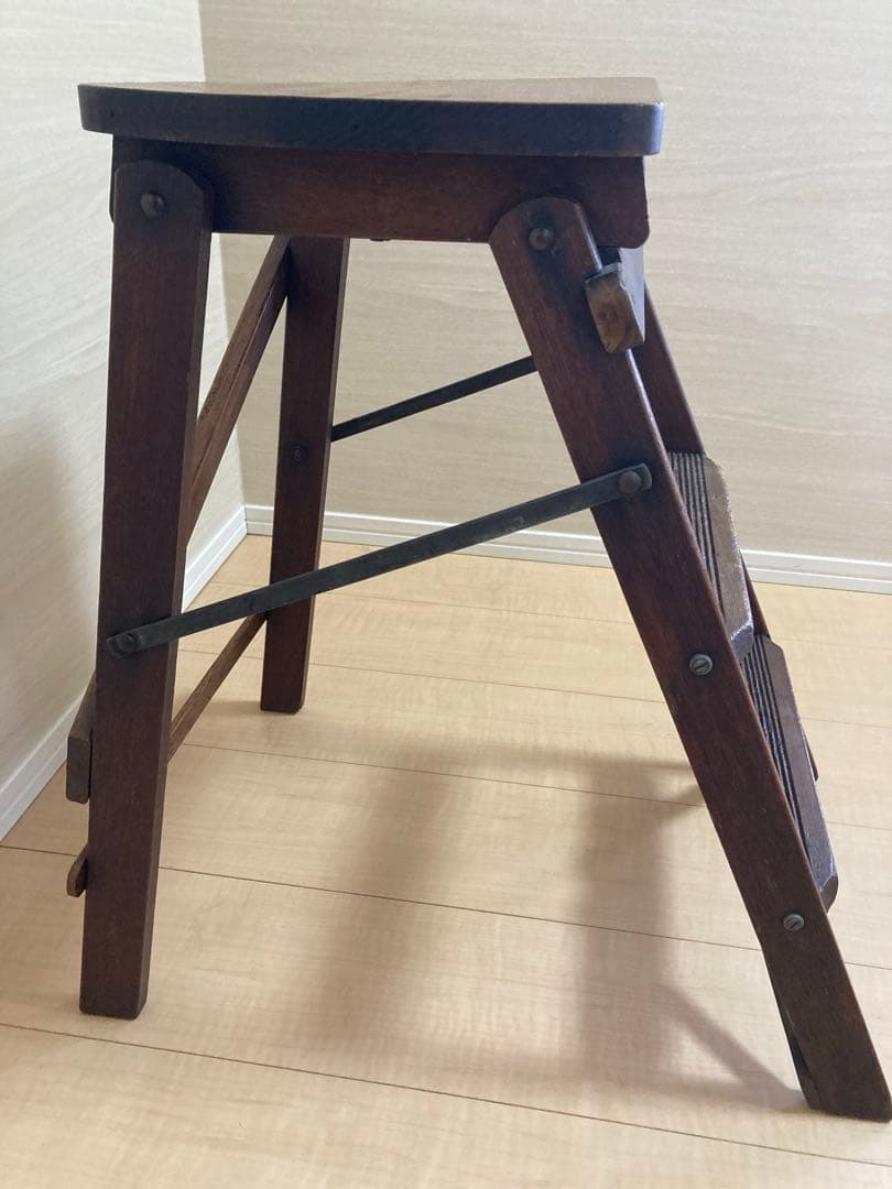 う*ぎ様 【アンティーク】木製折りたたみ式ステップスツール
