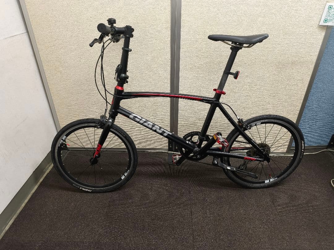 GIANT　IDIOM Mサイズ　20インチ ブラック/レッド