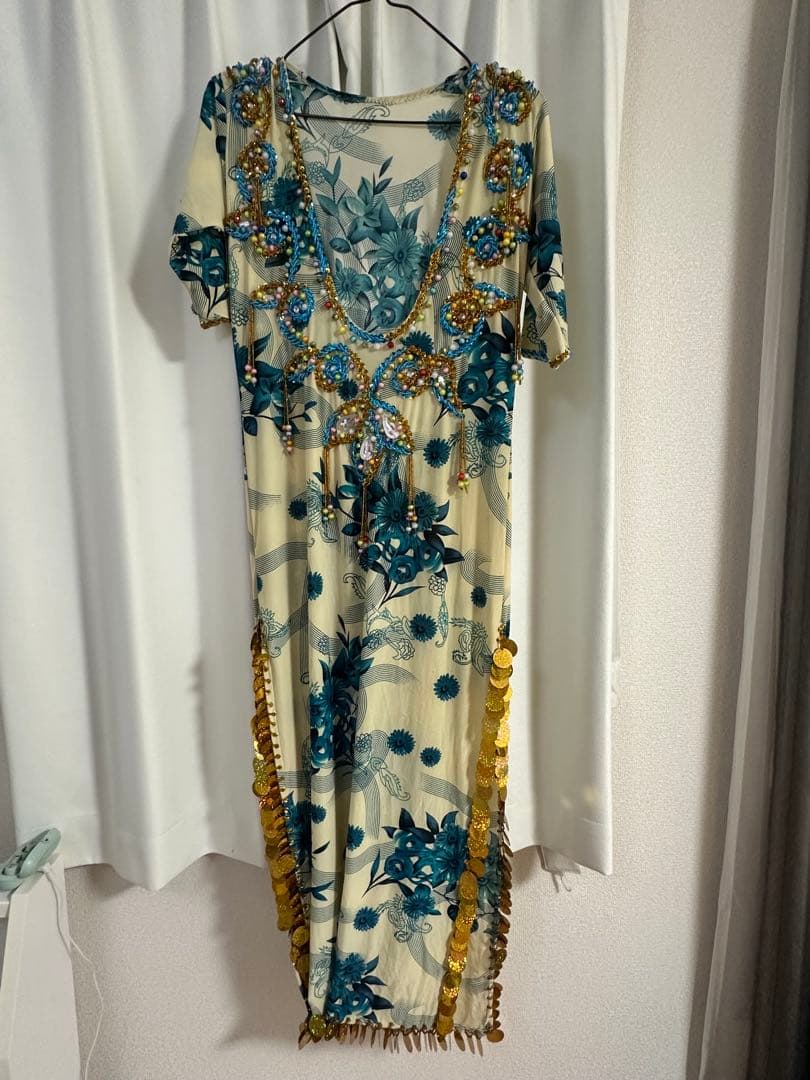 ✴︎値下げ✴︎【ベリーダンス】セットアップ クリーム青花柄