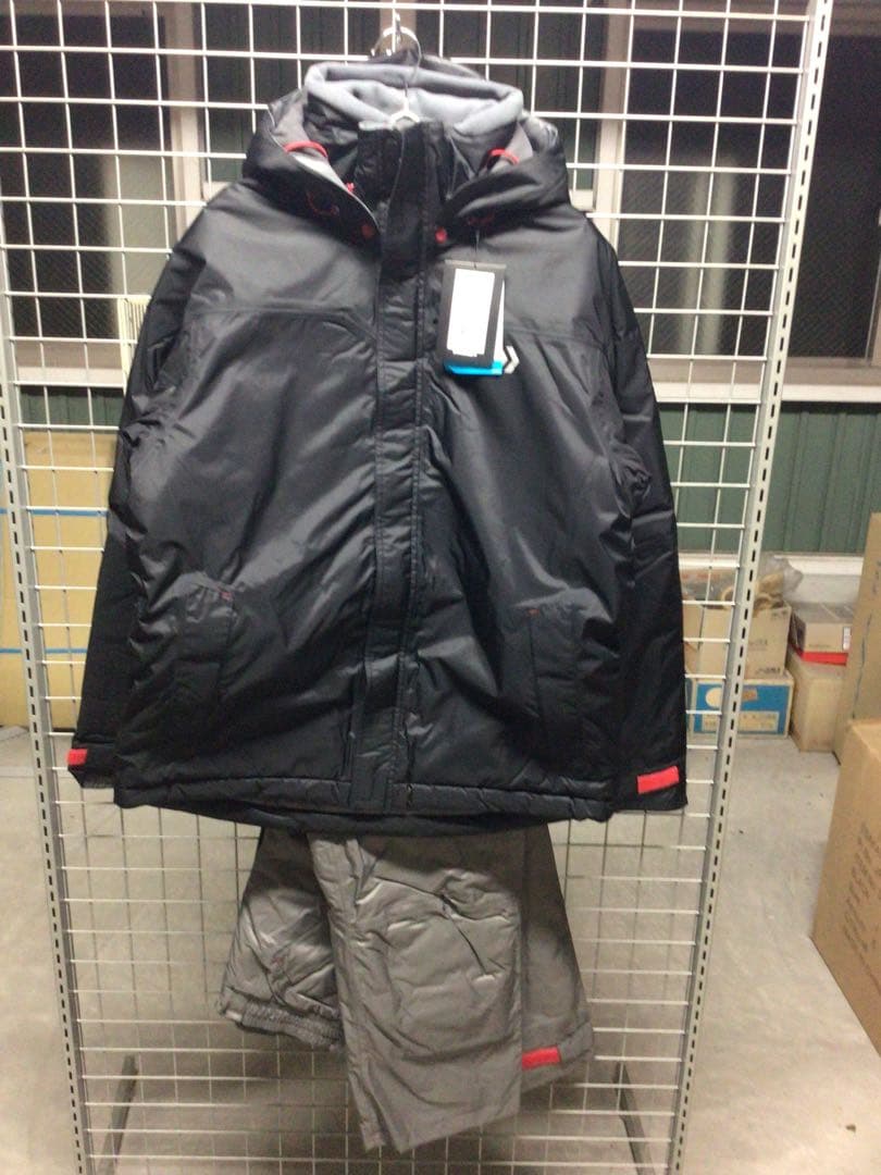 ダイワ　ウインタースーツ　LL