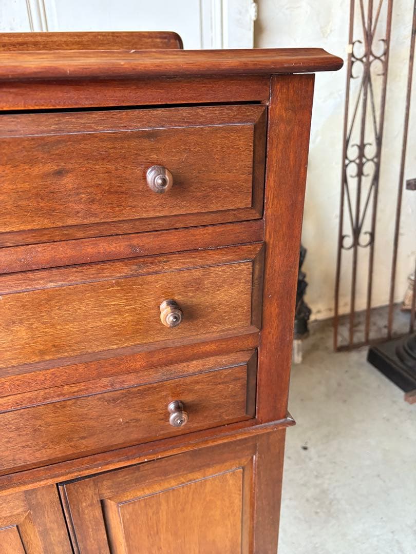 ミュージックキャビネット