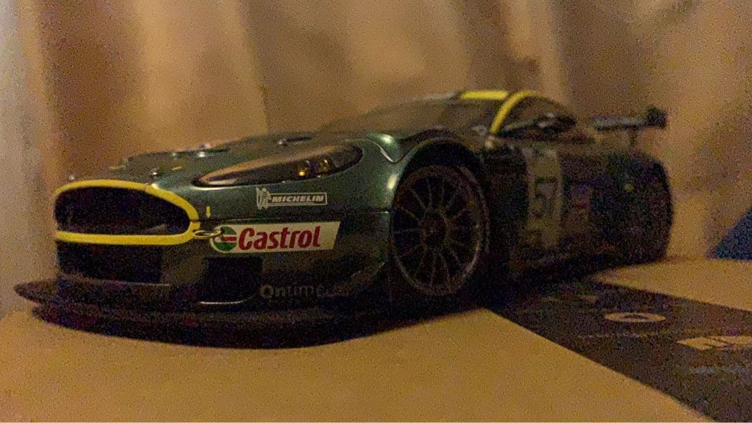 AUTO ART アストンマーティン　DBR9 1/18