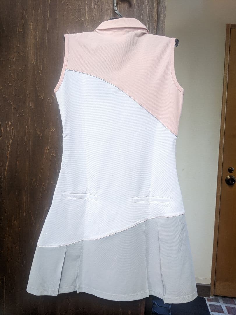 未使用新品タグ付き DESCENTE ゴルフ レディースワンピース ノースリーブ