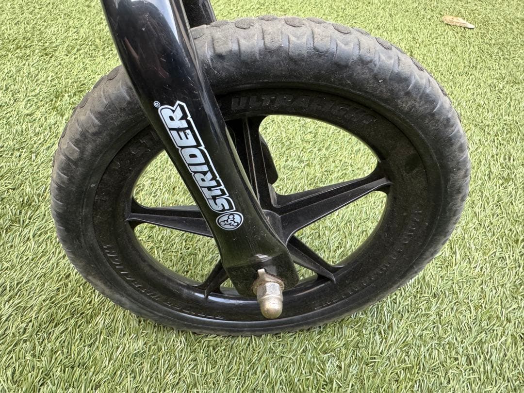 さゆみん ストライダースポーツ ブラック12インチ 純正スタンド付き