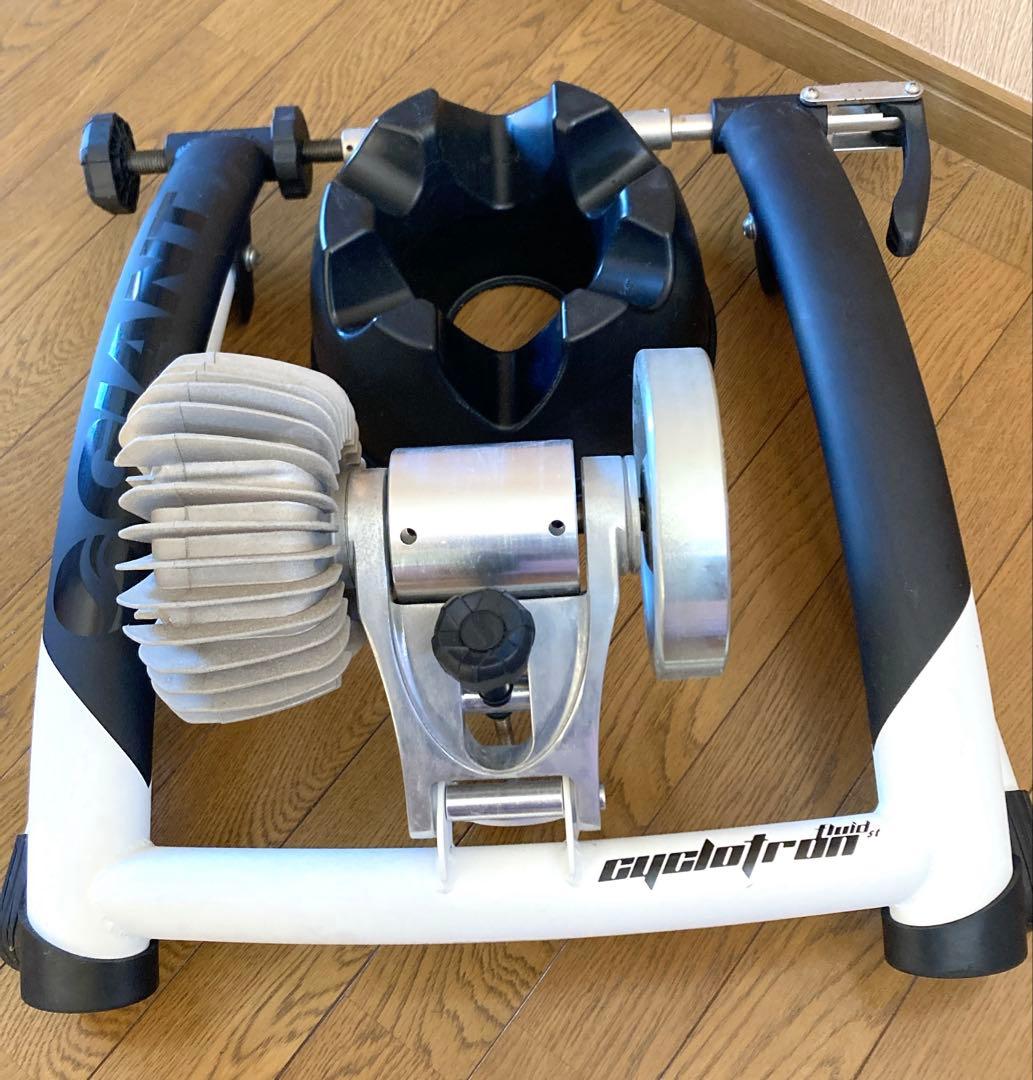 Giant capotrainer トレーナー