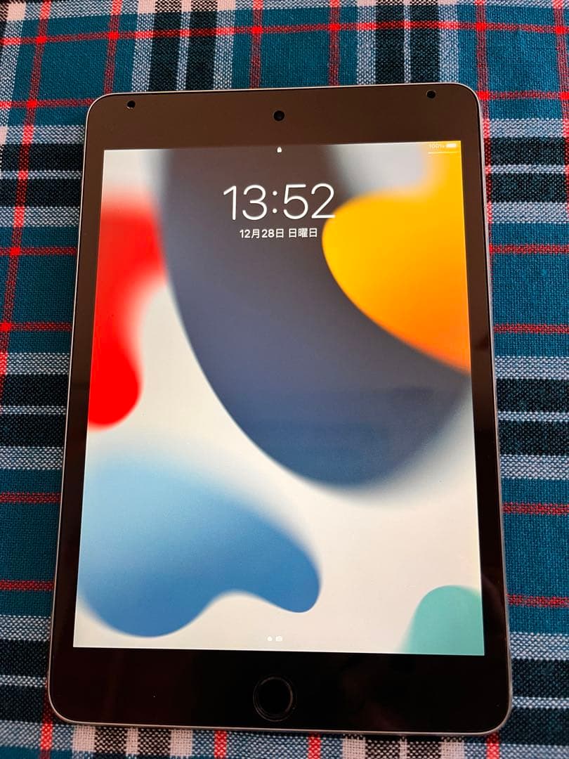 iPad mini 4 128GB スペースグレイ【iPod touch付】