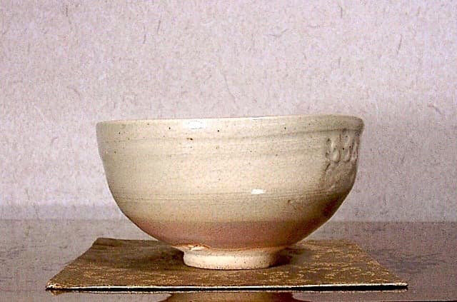 京焼・清水焼　高橋道八(六世)作　桃山御本　五三桐紋　茶碗　無傷　箱合　保証。