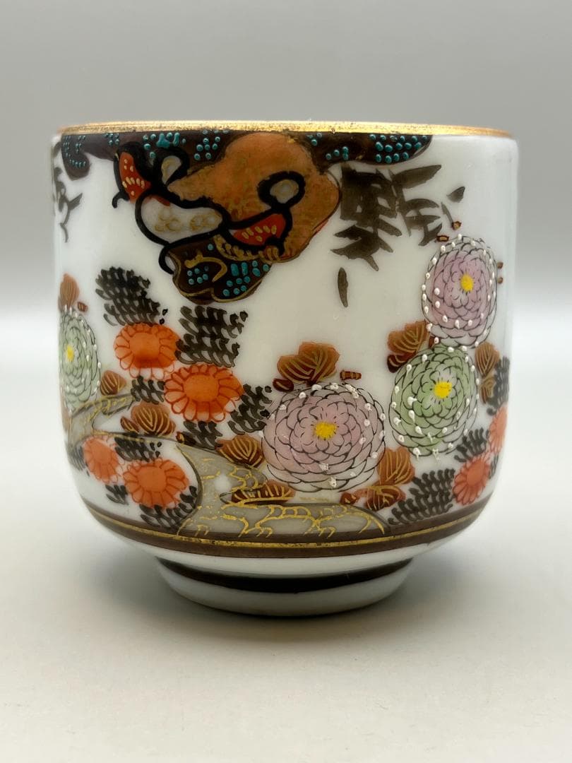 【海】九谷焼 高級金彩色絵花草文 茶杯 細密手描 金襴手 煎茶道具