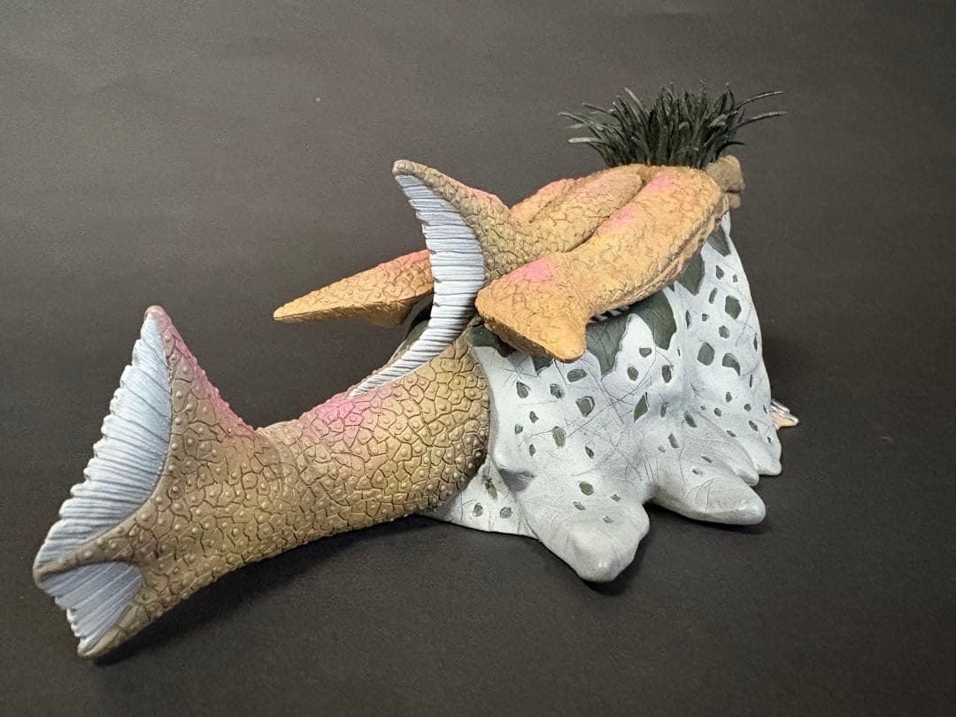 ご依頼品　巨大顎海獣スキューラ　ソフビ　改修　リペイント