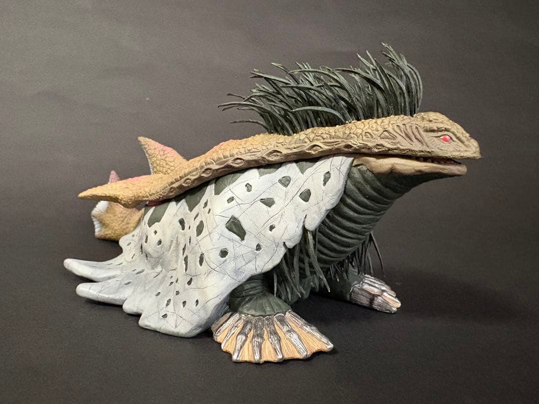 ご依頼品　巨大顎海獣スキューラ　ソフビ　改修　リペイント