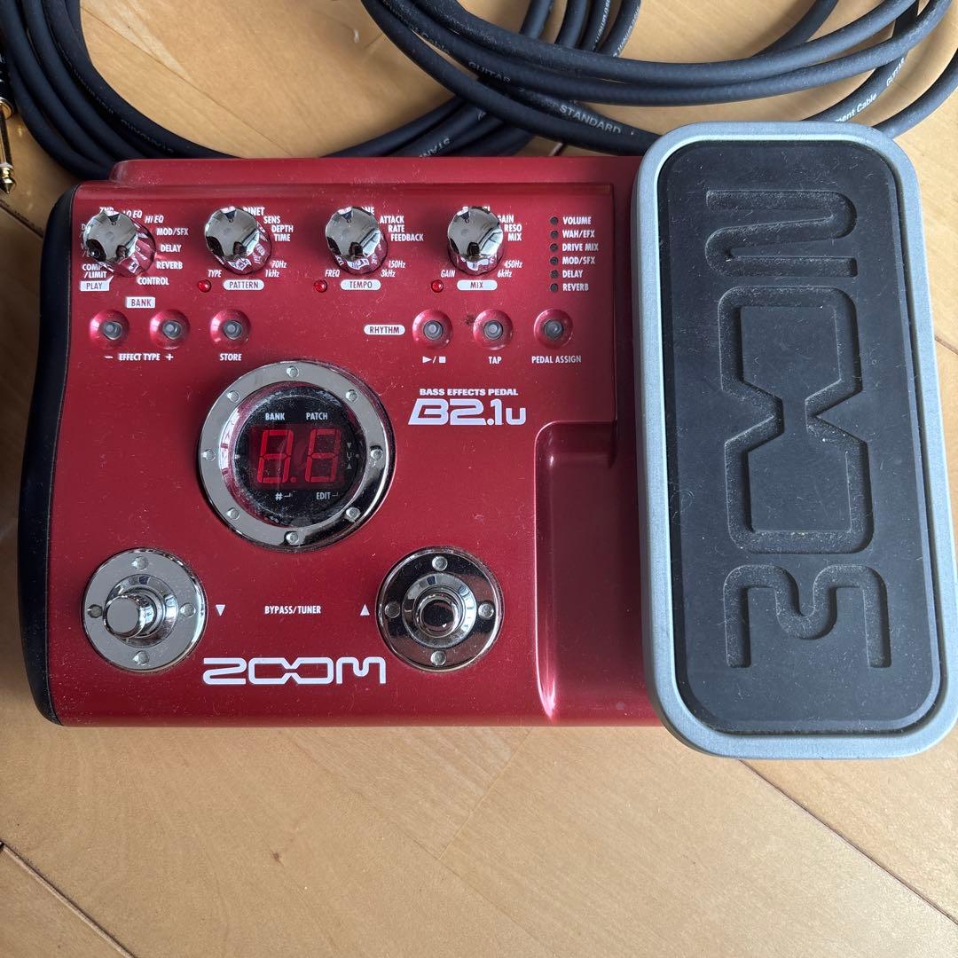 ZOOM B2.1u ベースエフェクター、ヘッドフォン、ケーブルセットで売ります