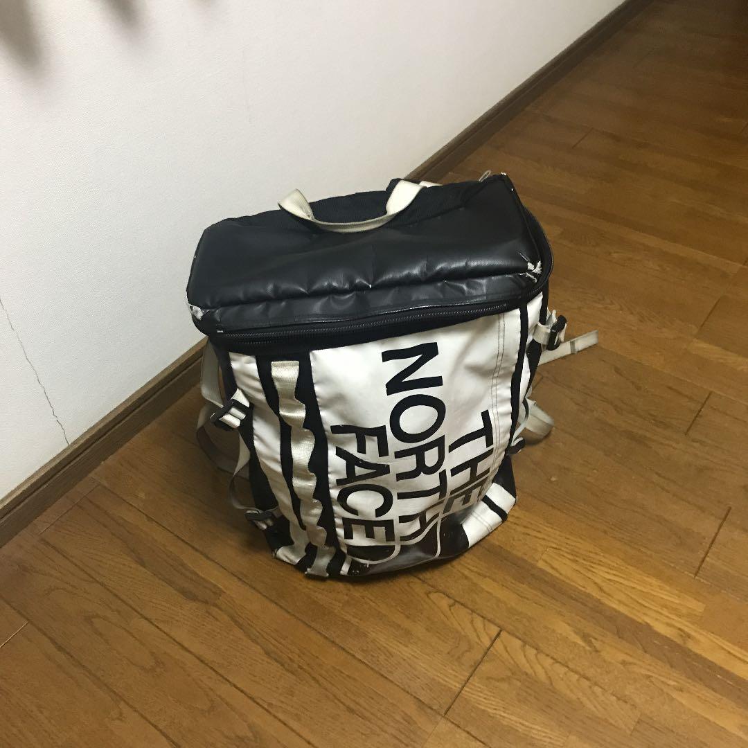 the North Faceのカバンです【白黒⠀】