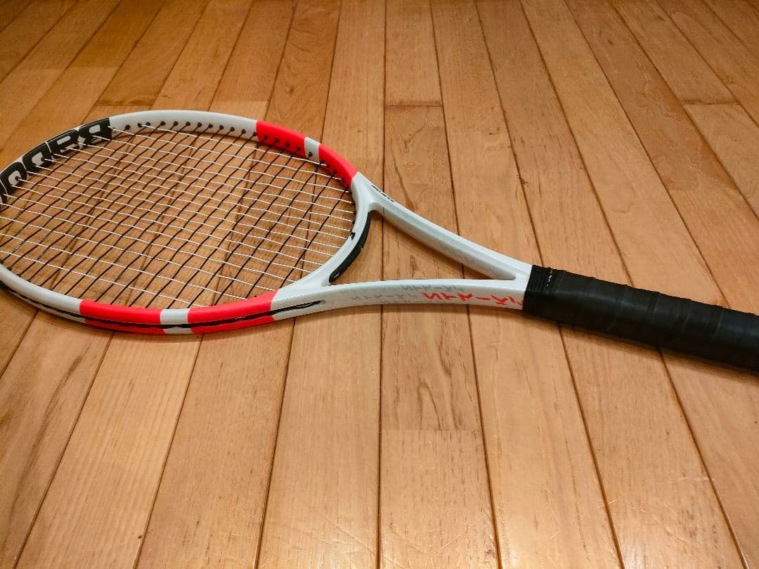 ガット張りたて ピュアストライク100 16✕20ガット2800円工賃2200円