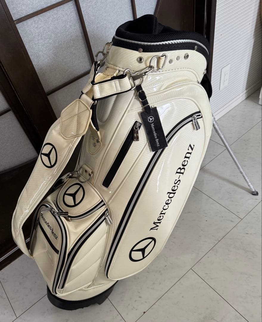 ホワイトキャディバッグ