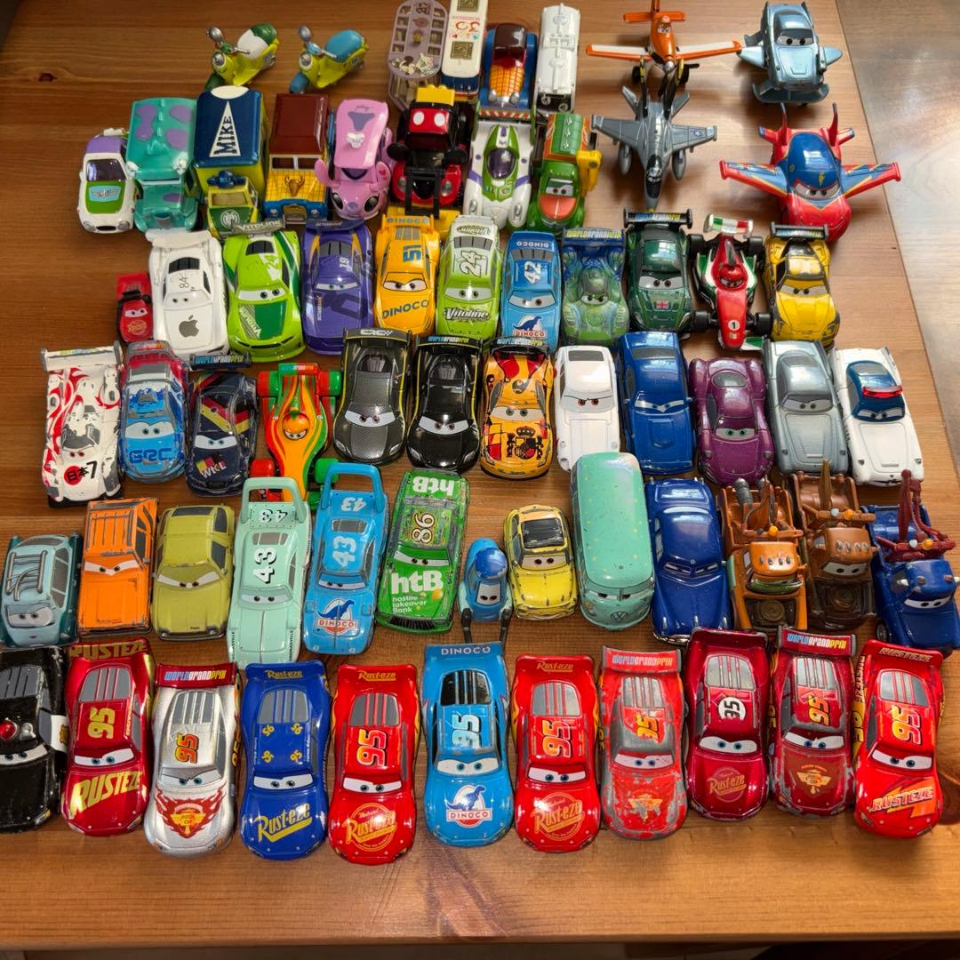 トミカ、カーズ、ディズニーまとめ売り65点