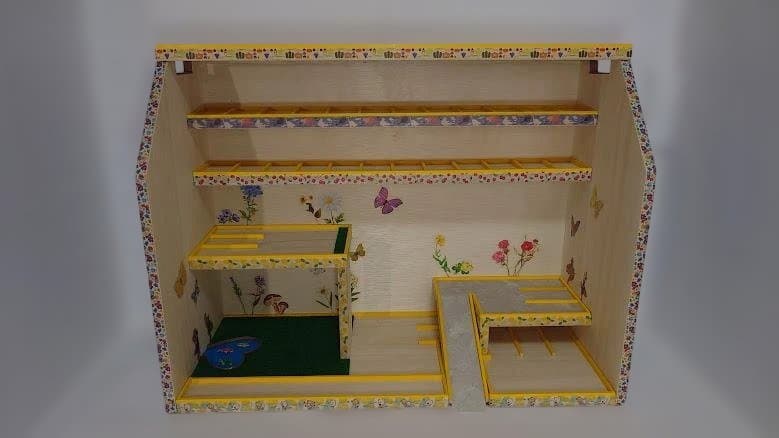 トミカ木製手作り駐車場（ビッグイエロ－）BY02