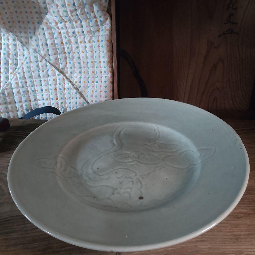 初期伊万里～淡青磁草花文様尺越大皿