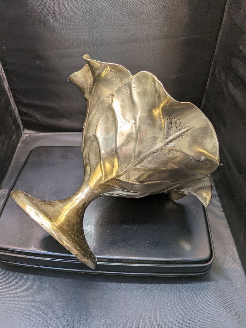 ☆b191、真鍮製のキャベツの葉の台座　花のコンポート