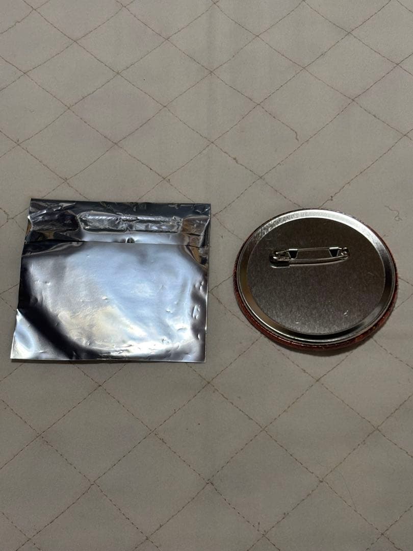 NARUTO 缶バッジ　うちはオビト　J-WORLD