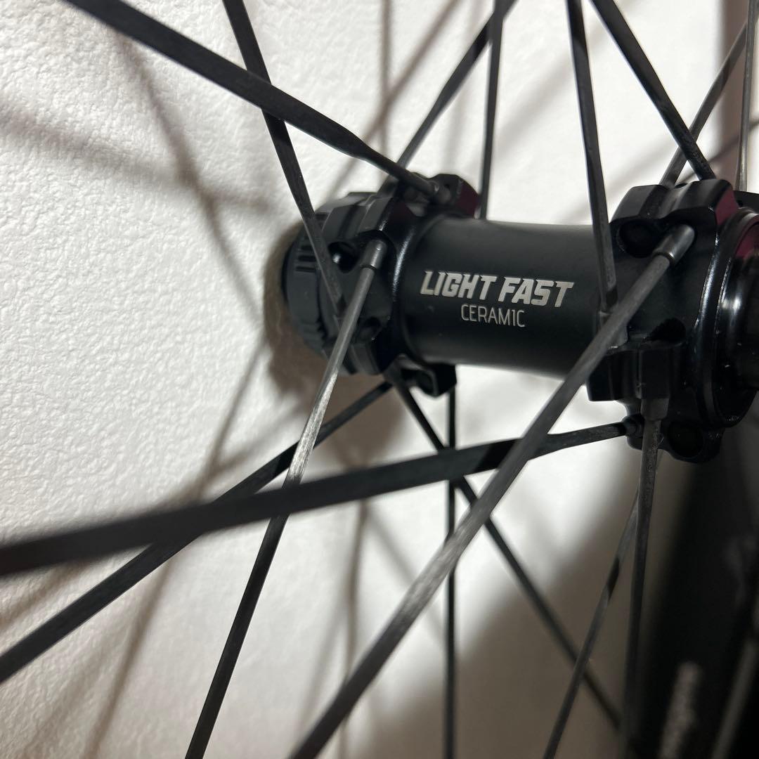 ライトファスト LIGHTFAST カーボン TLR フロントホイール
