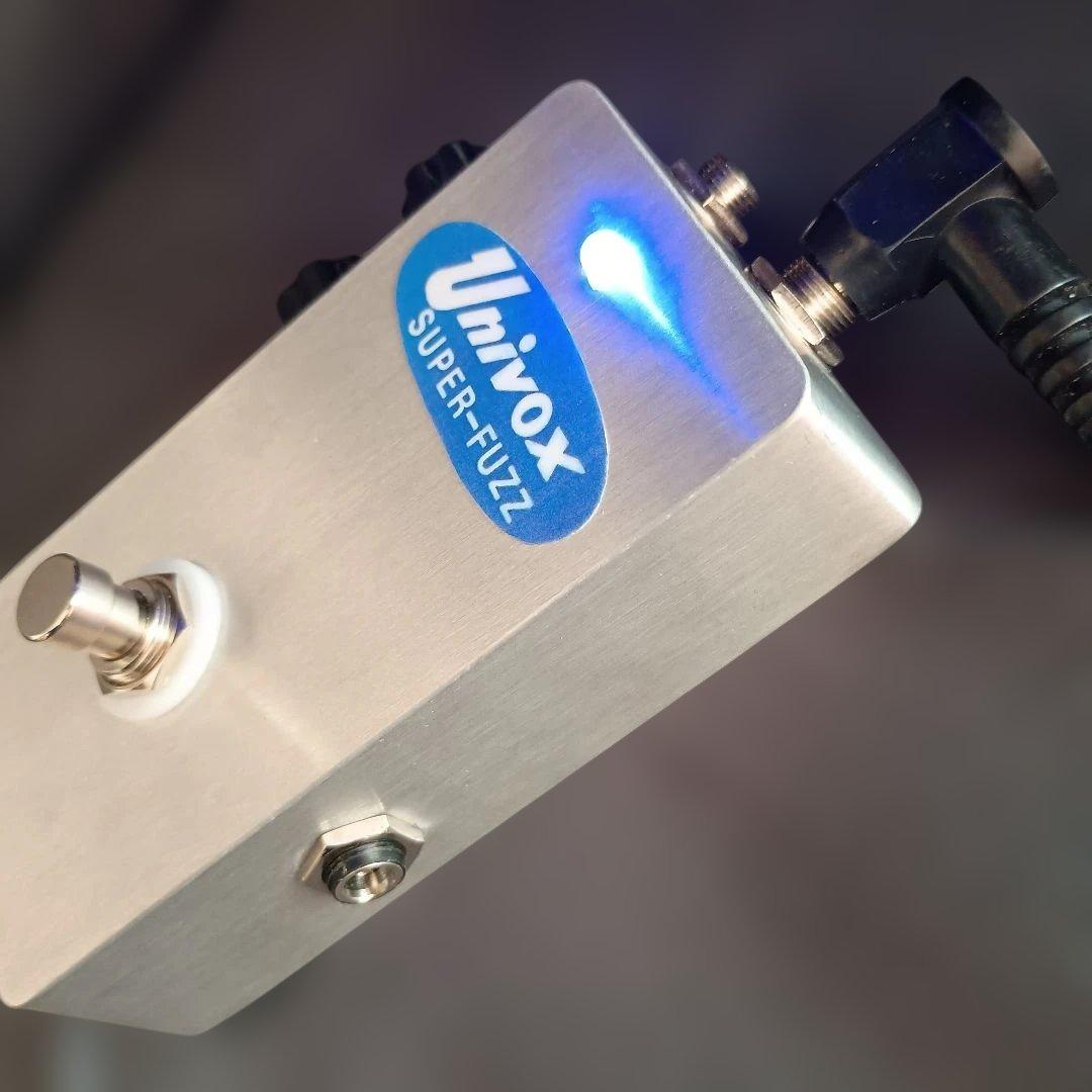 Univox/Super Fuzz コンパクトなハンドメイドクローン