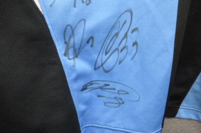 川崎フロンターレ　2008年アシックスユニフォームサイン多数人！！