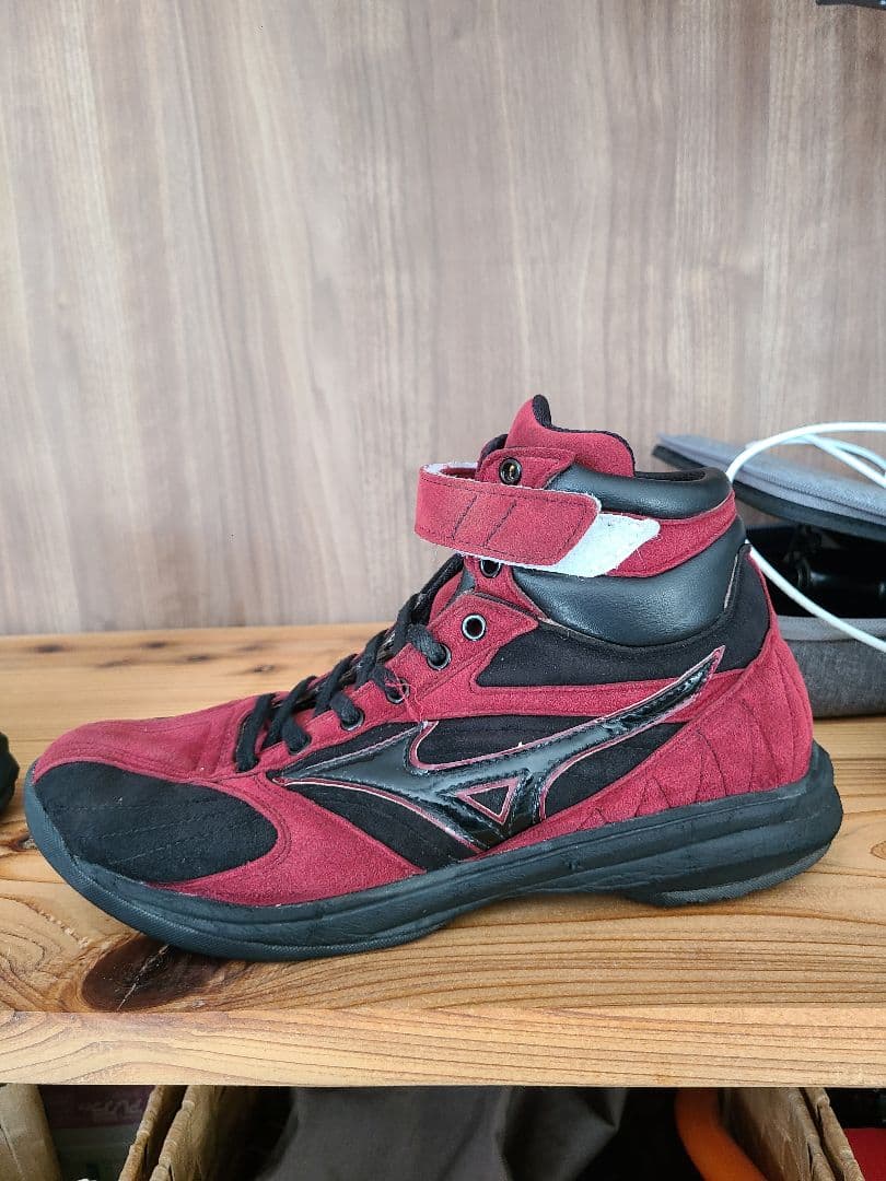 ミズノ ハイカットトレーニングシューズ ワインレッド×ブラック　アップシューズ