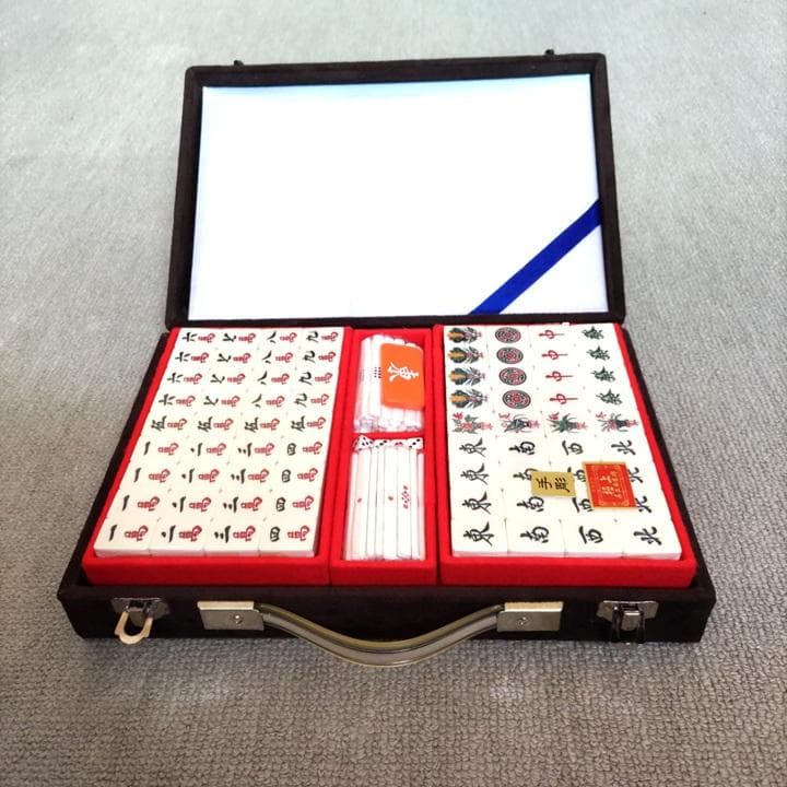 【新品未開封】麻雀牌　昭和レトロ　トランプ類税証紙つき