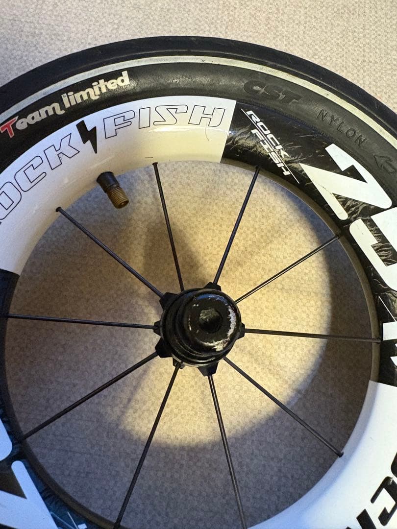 ROCKFISH FT-25 PRO カーボンホイール タイヤ+ チューブ付き